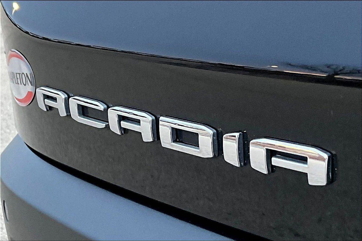 Used 2023 GMC Acadia SLT w/ Technology Package image 8