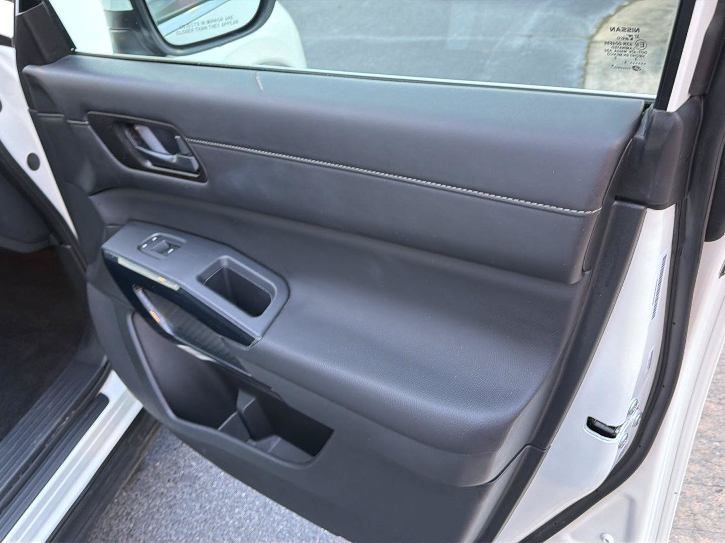 Used 2025 Nissan Pathfinder SV AWD/4WD image 15