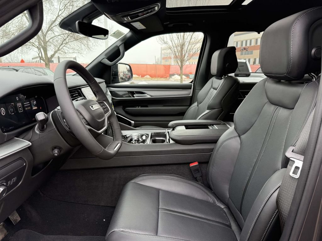 New 2026 Jeep Grand Wagoneer Limited AWD/4WD image 14