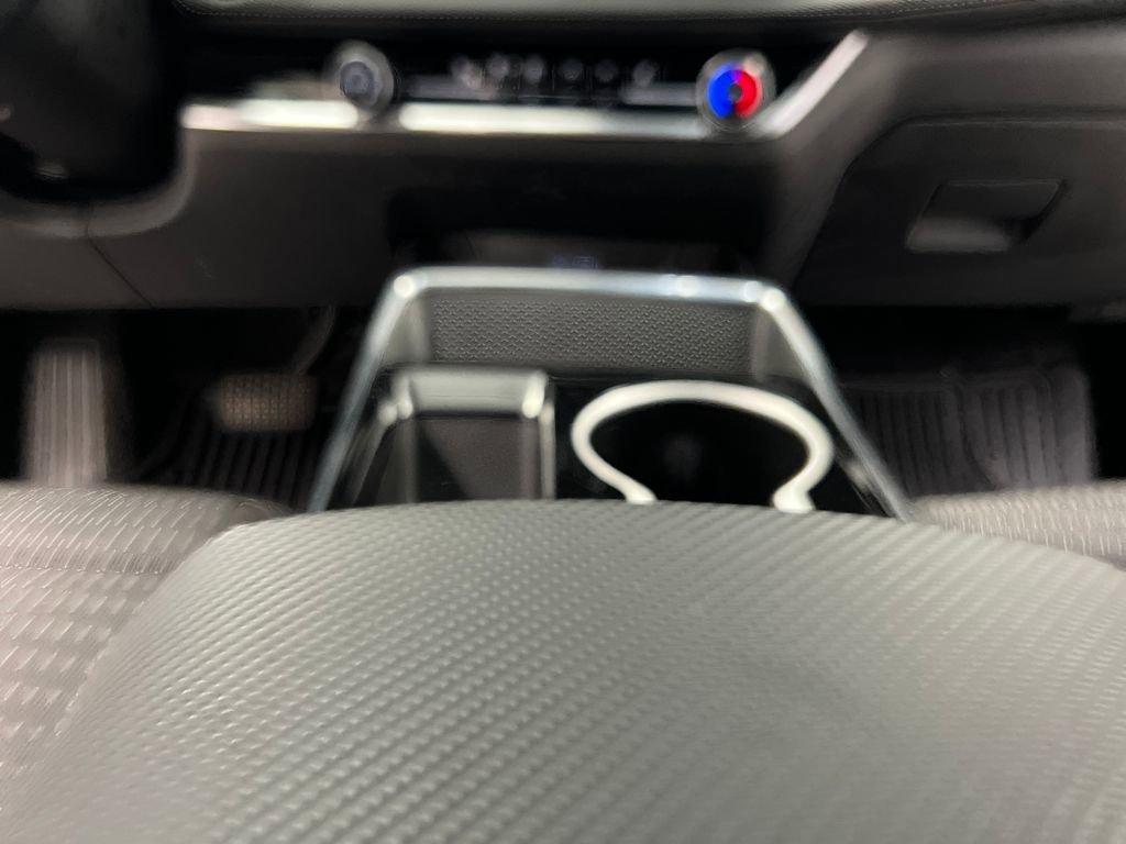 Used 2025 Chevrolet Equinox LT image 37