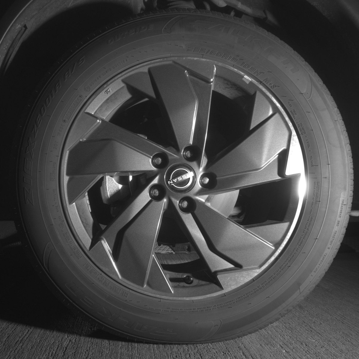 Used 2025 Nissan Rogue SV FWD image 12