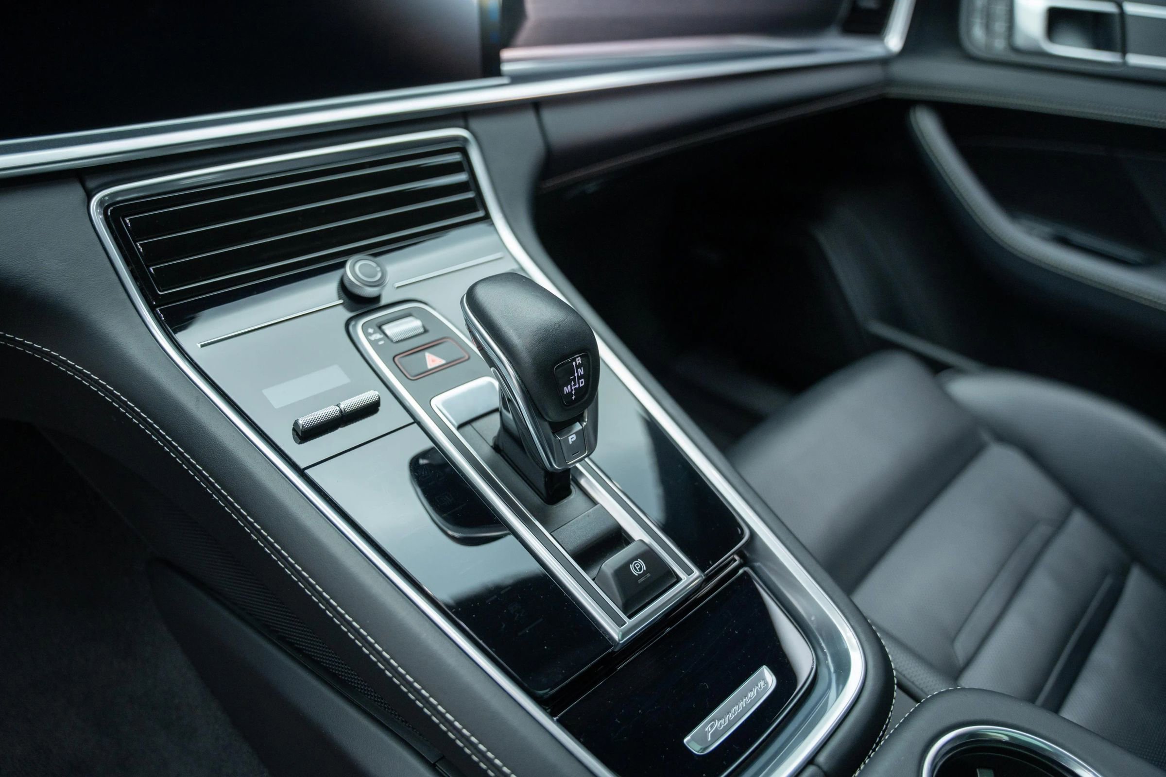 Used 2019 Porsche Panamera GTS image 40