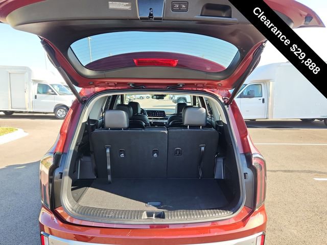 Used 2023 Kia Telluride EX w/ EX Captain's Chair Package image 28