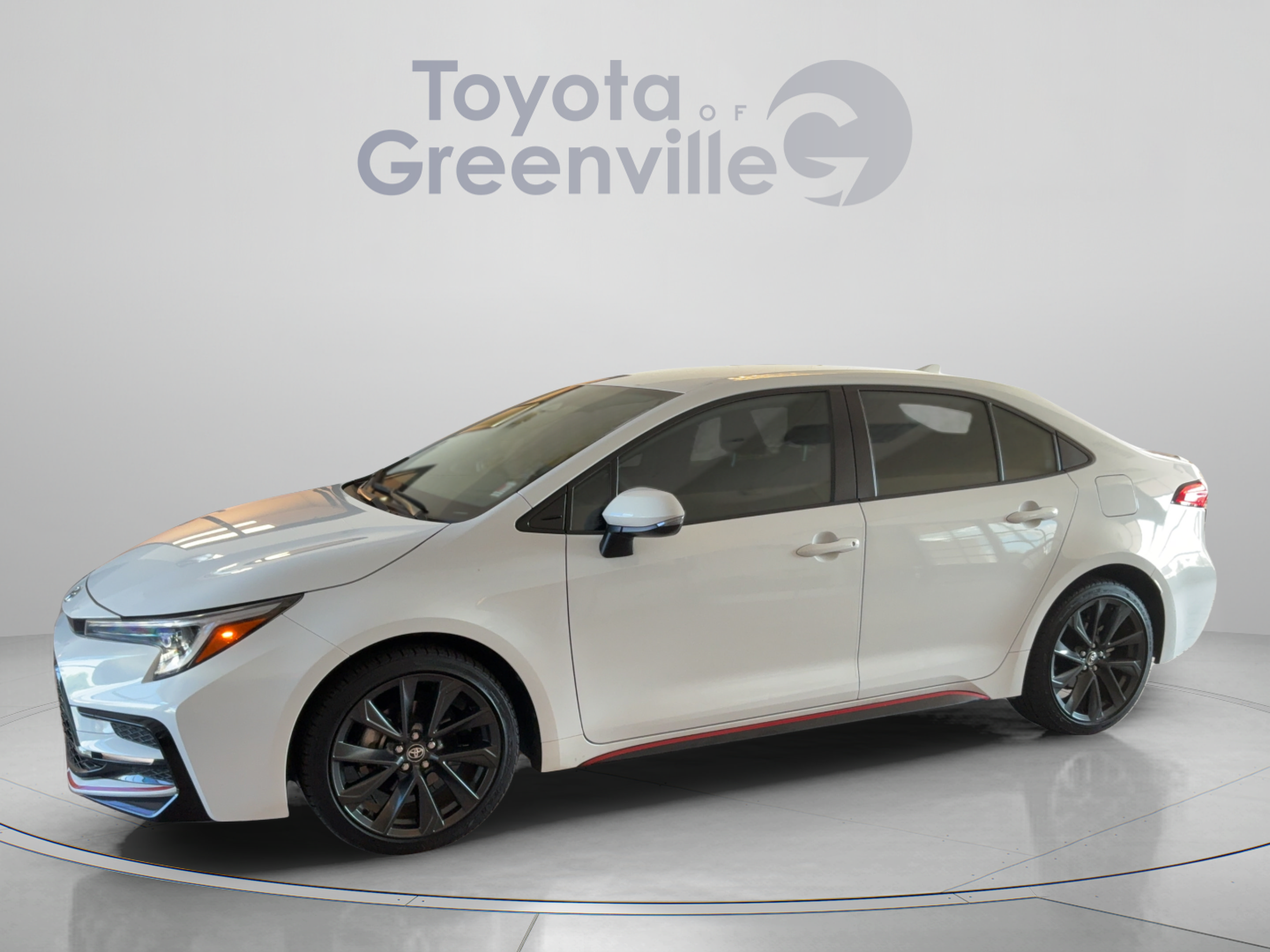 Used 2023 Toyota Corolla SE FWD image 2