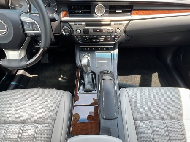 Used 2018 Lexus ES 350 w/ Luxury Package w/Wood Trim FWD image 14