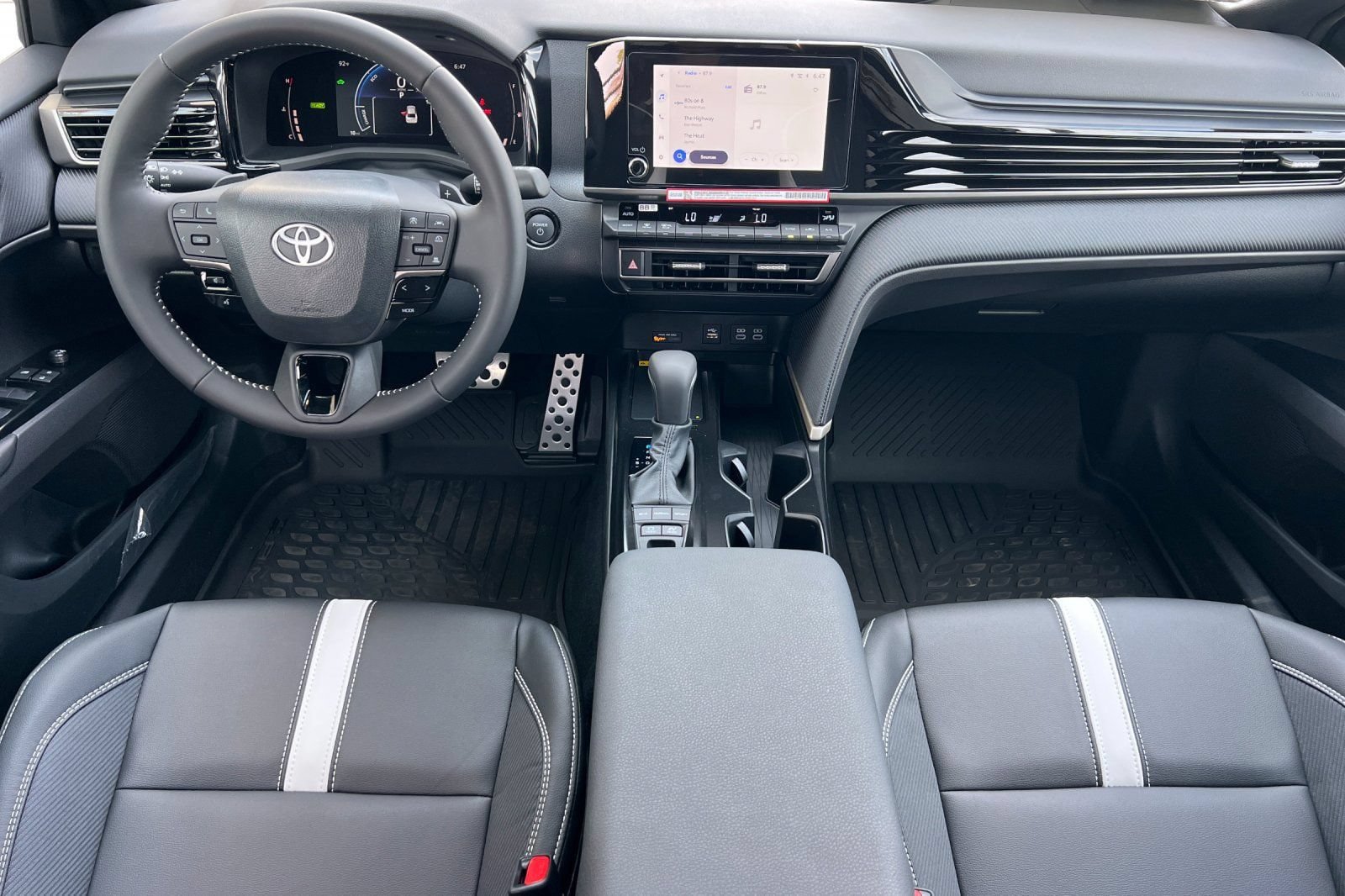 New 2026 Toyota Camry SE w/ Convenience Package FWD image 13