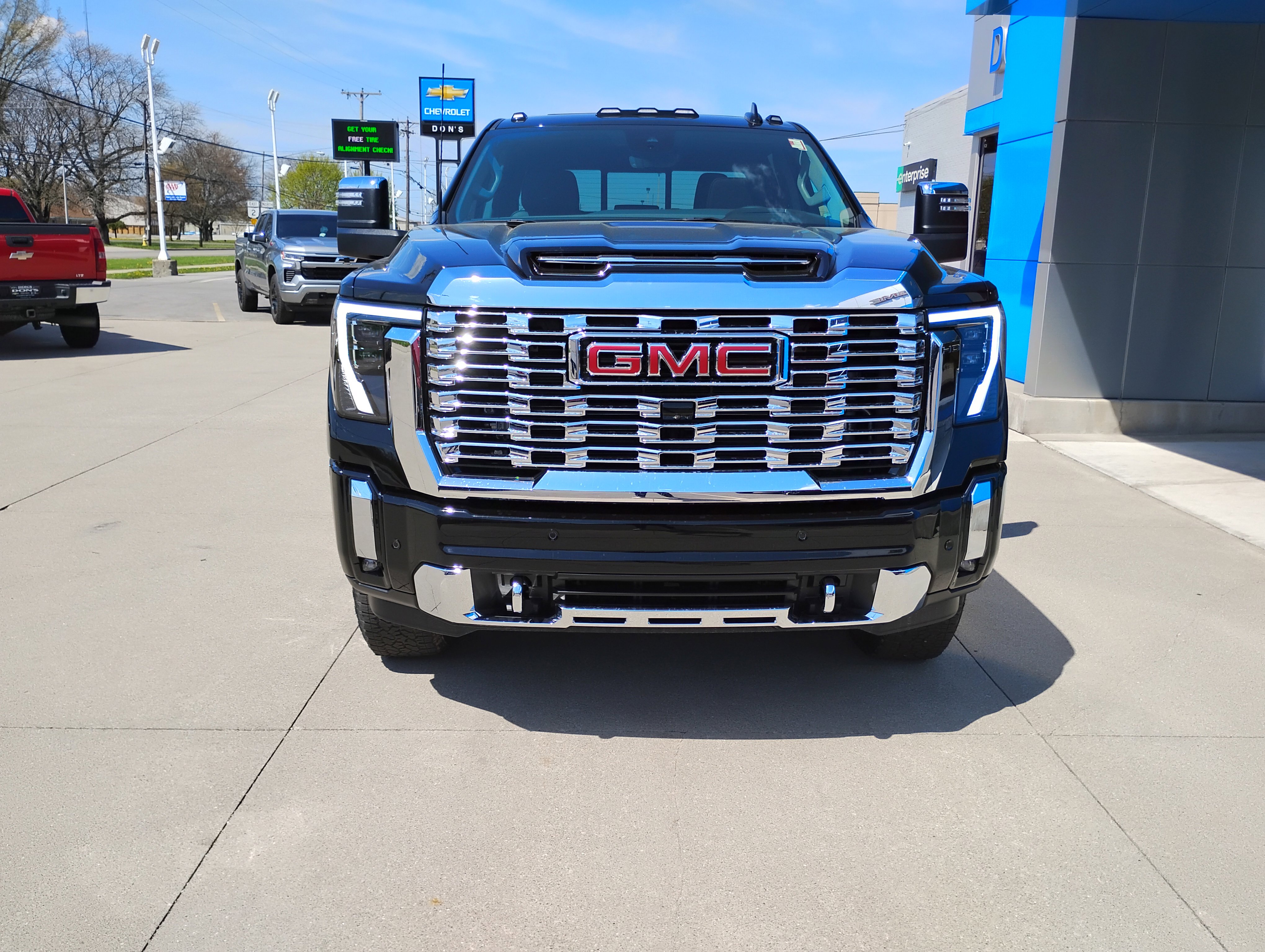 New 2025 GMC Sierra 2500 Denali w/ Max Trailering Package image 2