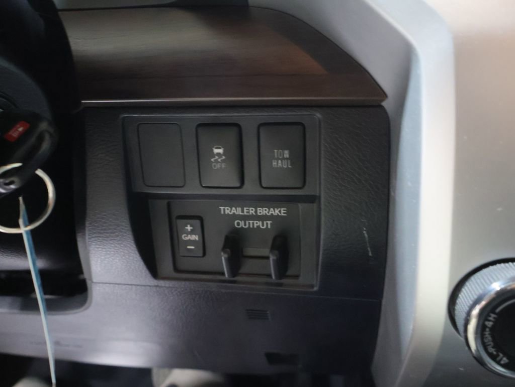 Used 2019 Toyota Tundra Limited AWD/4WD image 28