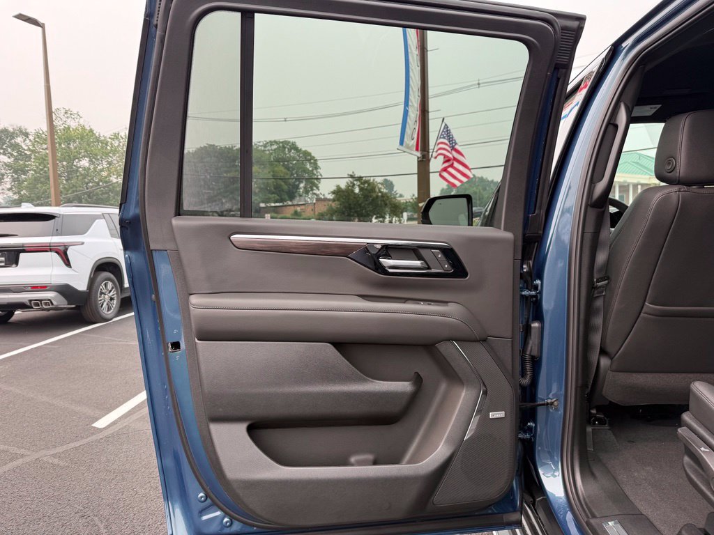 New 2026 Chevrolet Suburban LT w/ Comfort Package AWD/4WD image 12