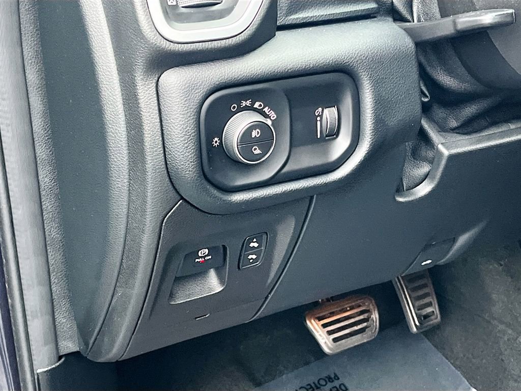 Used 2021 RAM 1500 Big Horn image 10