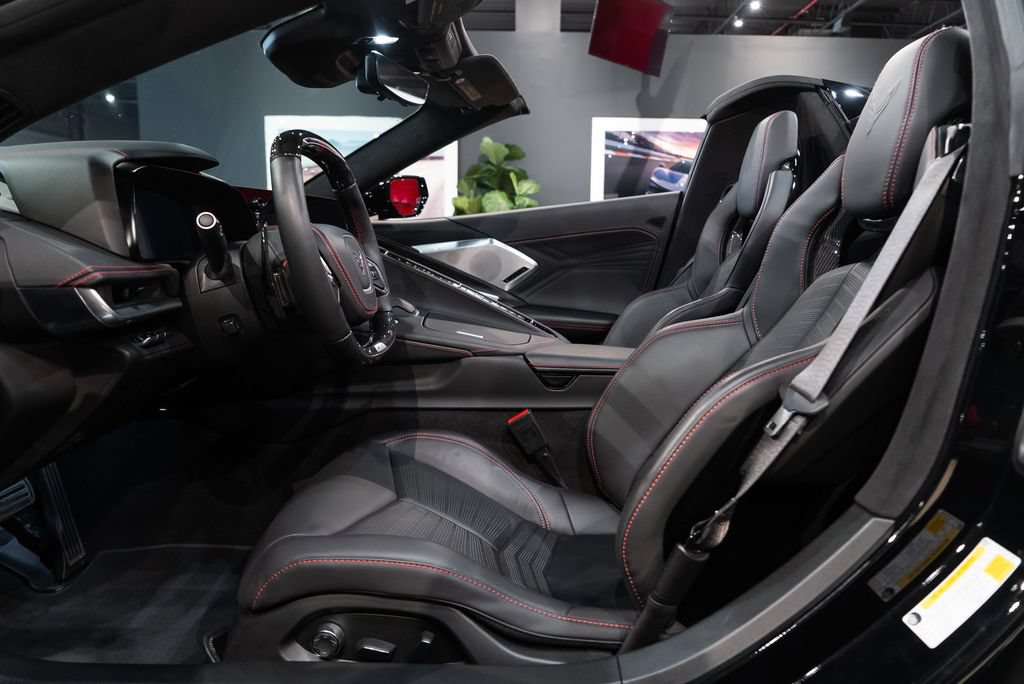 Used 2025 Chevrolet Corvette Z06 w/ Z07 Performance Package RWD image 24