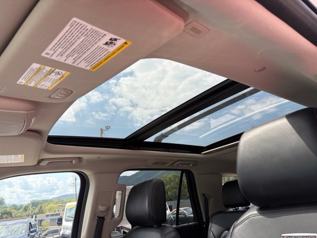Used 2021 Ford Expedition Max Platinum AWD/4WD image 32