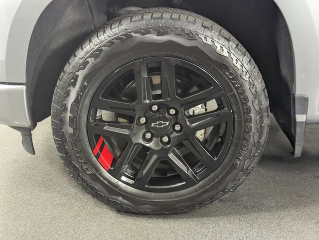 Used 2024 Chevrolet Silverado 1500 RST w/ Redline Edition AWD/4WD image 11
