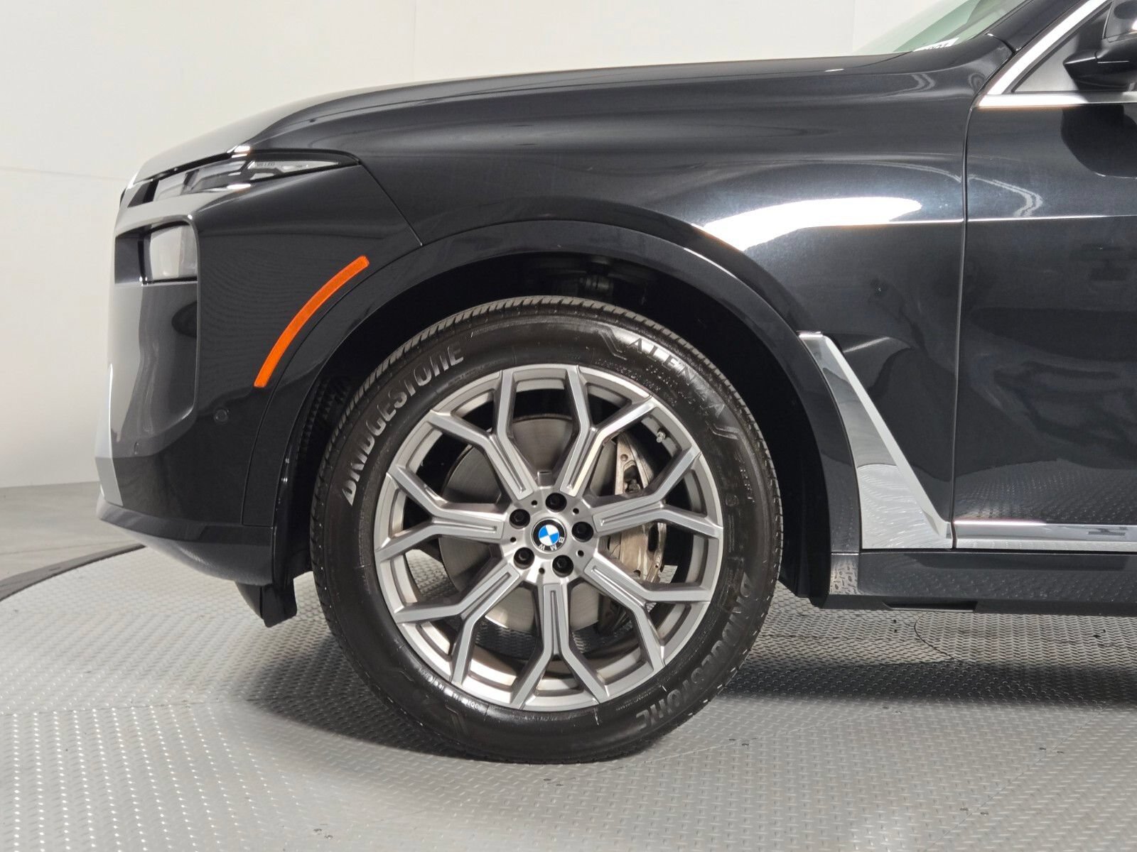 Used 2023 BMW X7 xDrive40i AWD/4WD image 9