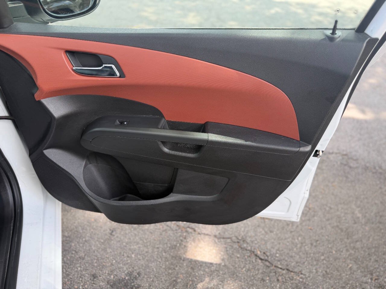 Used 2015 Chevrolet Sonic LTZ FWD image 46
