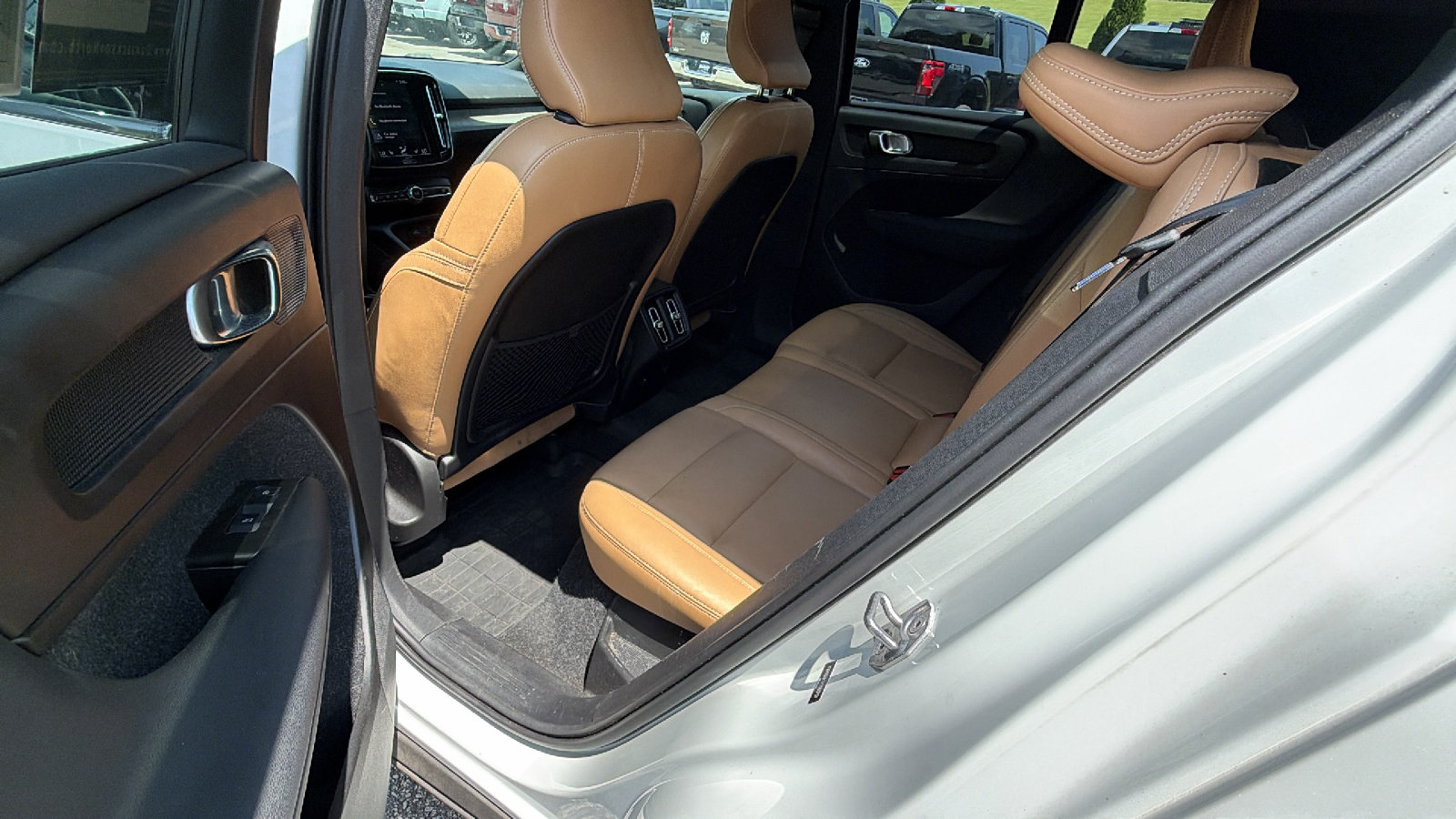 Used 2021 Volvo XC40 T5 Inscription w/ Protection Package Premier AWD/4WD image 24