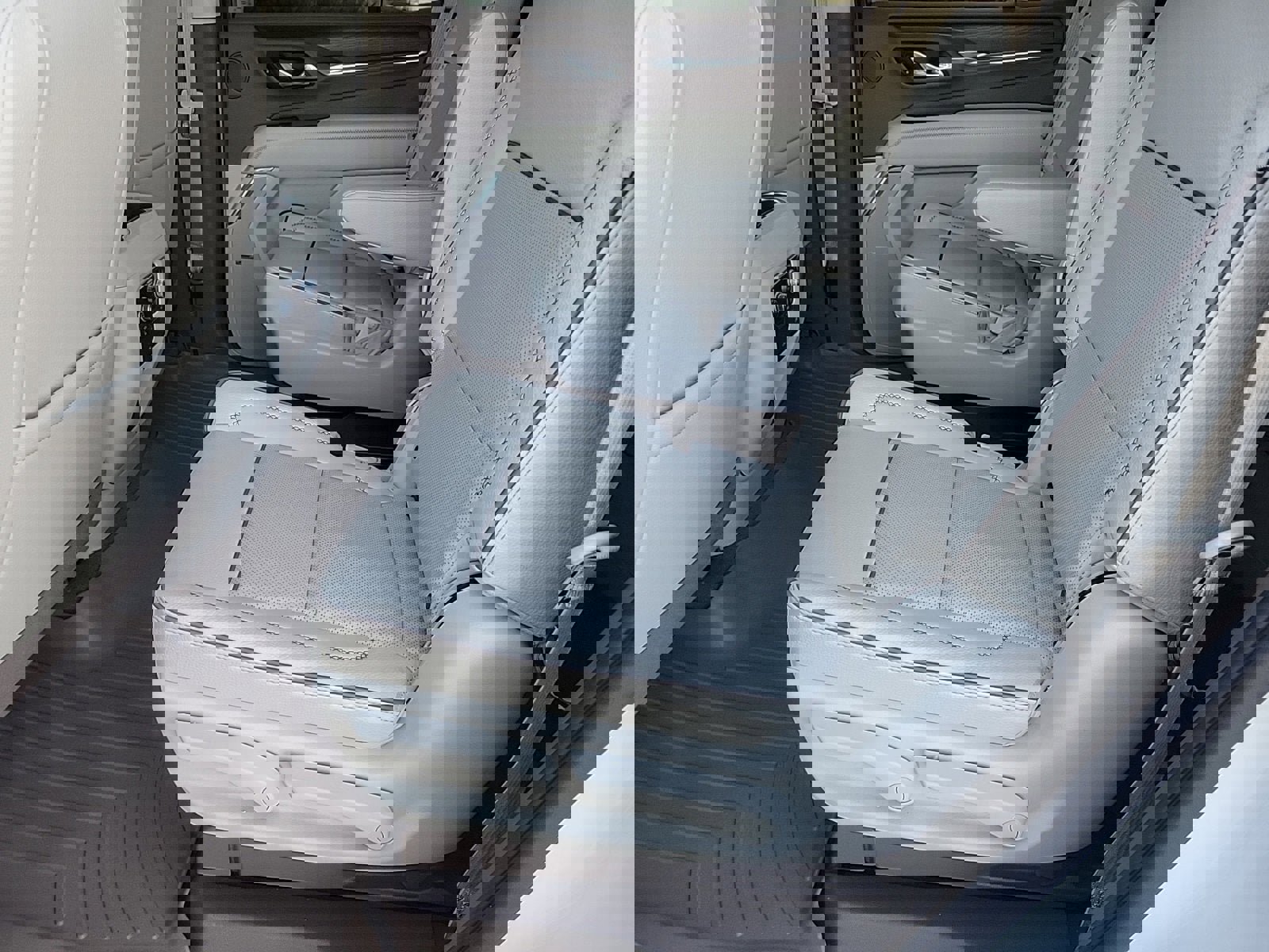 Certified 2022 GMC Yukon Denali image 16