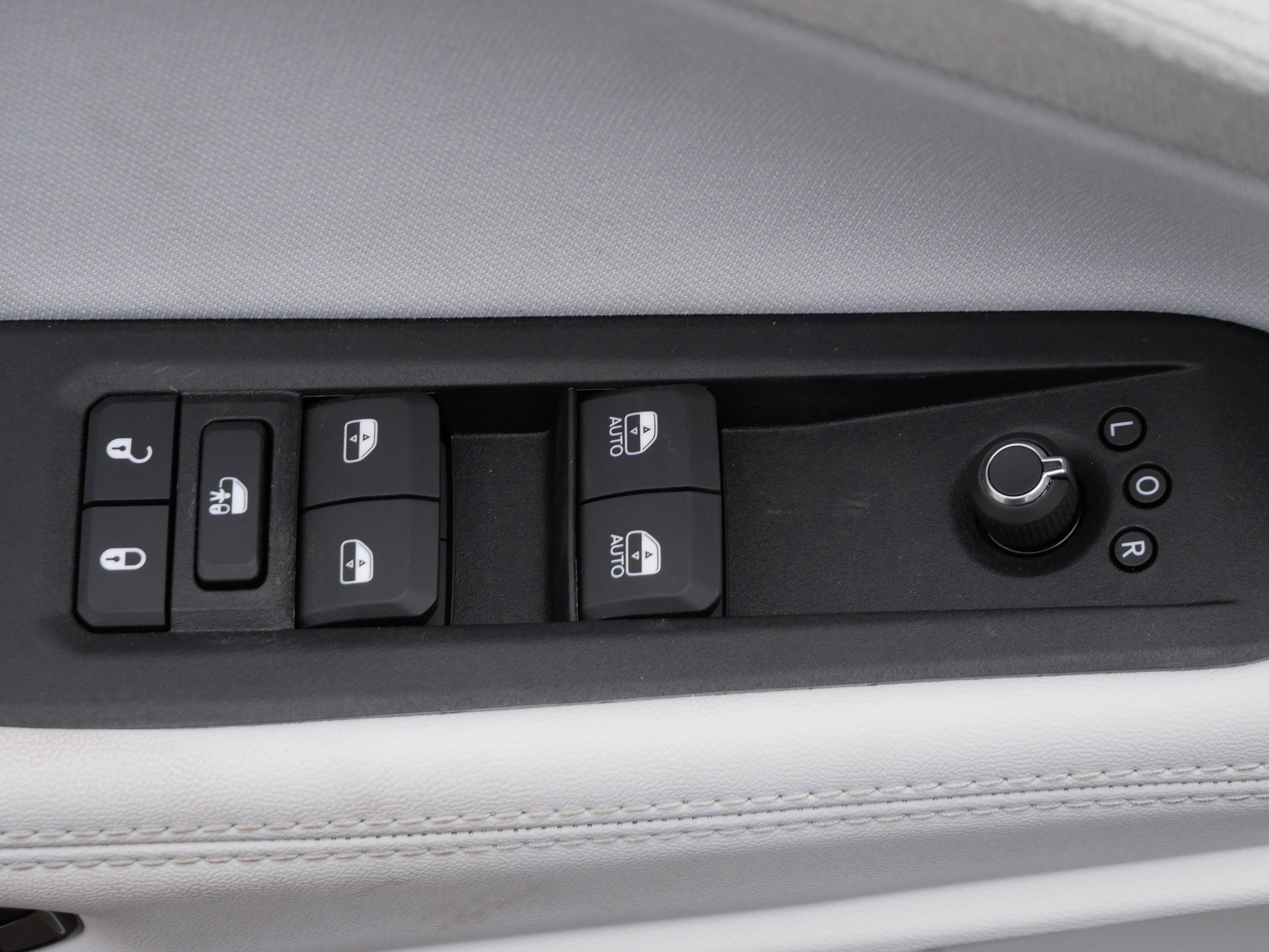 New 2026 Jeep Cherokee Laredo AWD/4WD image 13