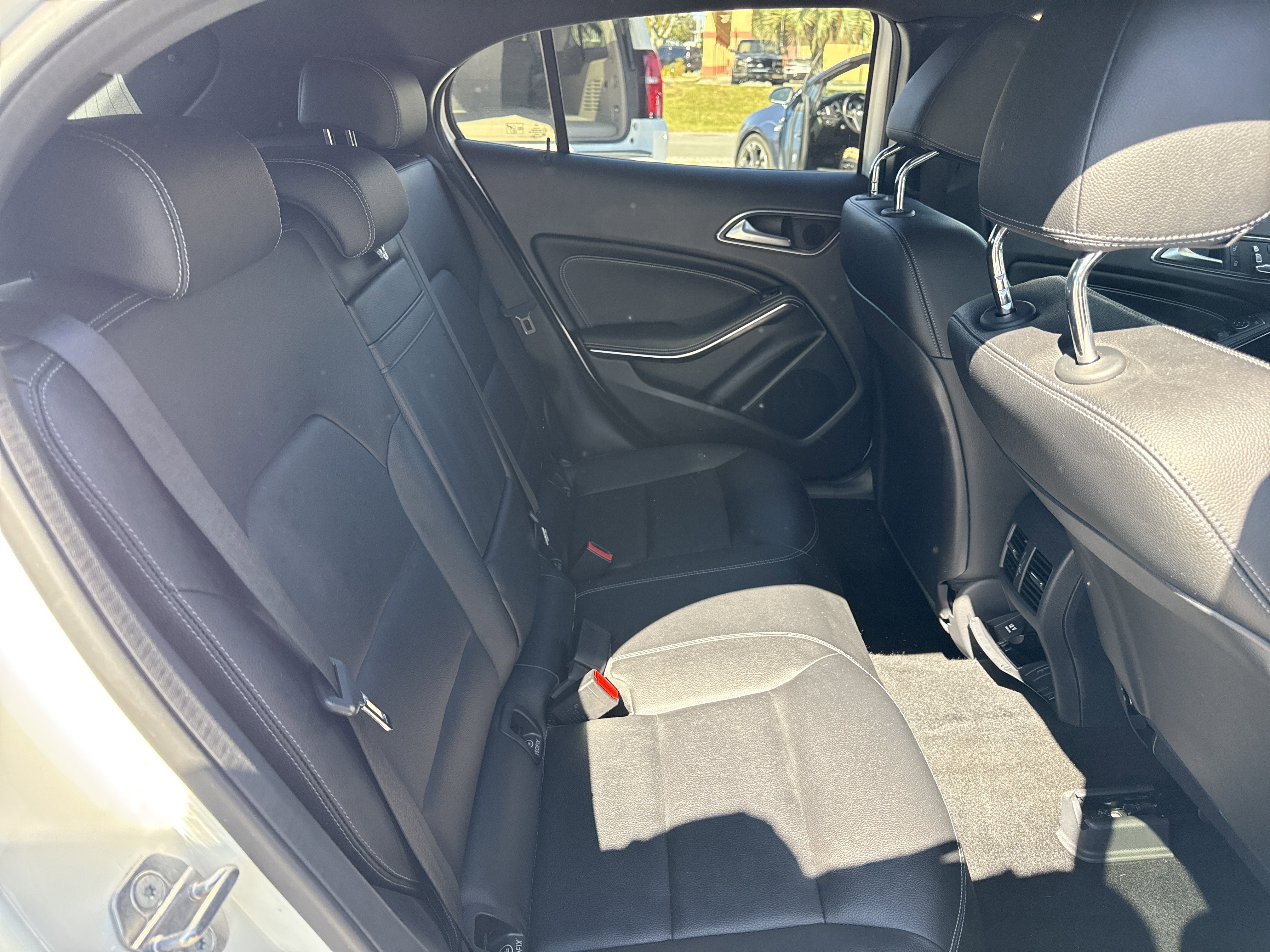 Used 2019 Mercedes-Benz GLA 250 4MATIC image 27