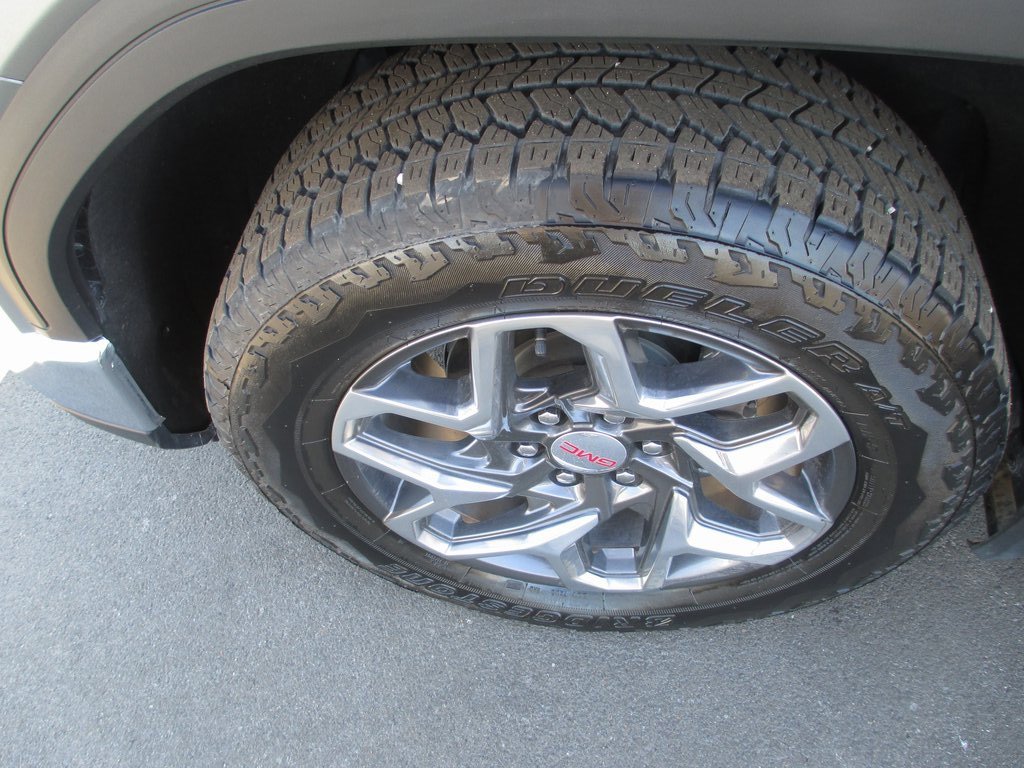 Used 2025 GMC Sierra 1500 SLT w/ SLT Premium Plus Package image 13