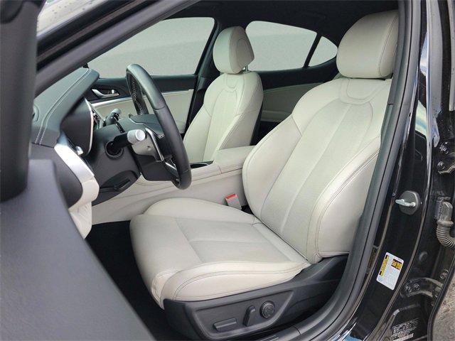 Used 2024 Genesis G70 2.5T image 15