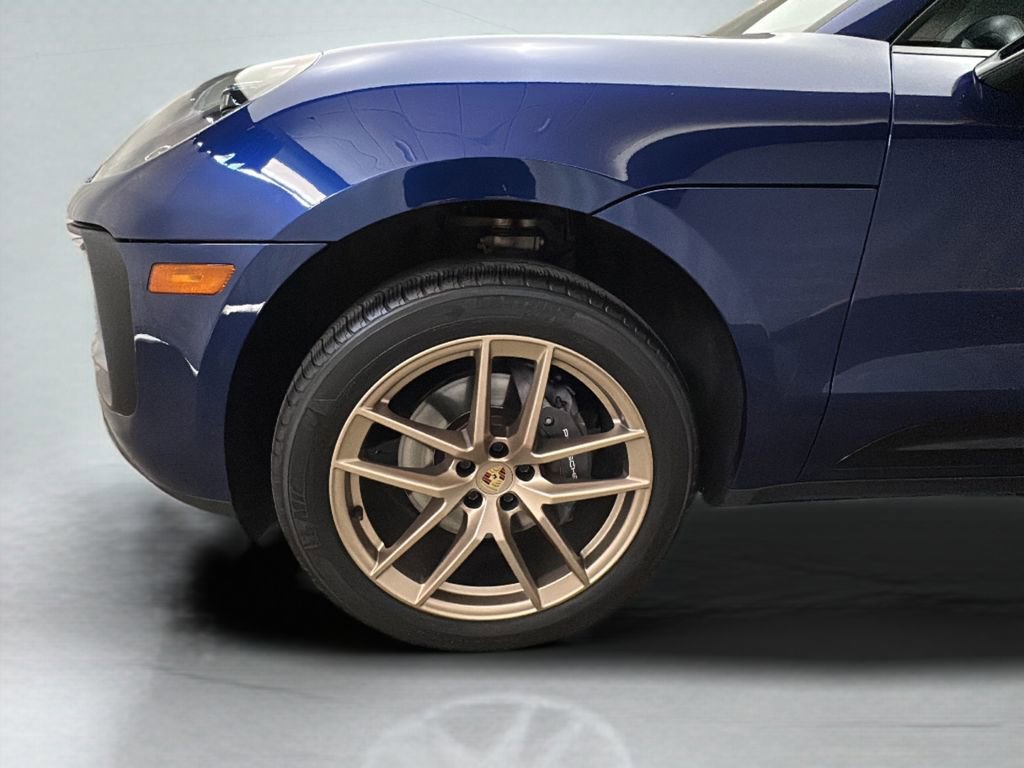 Used 2023 Porsche Macan image 3