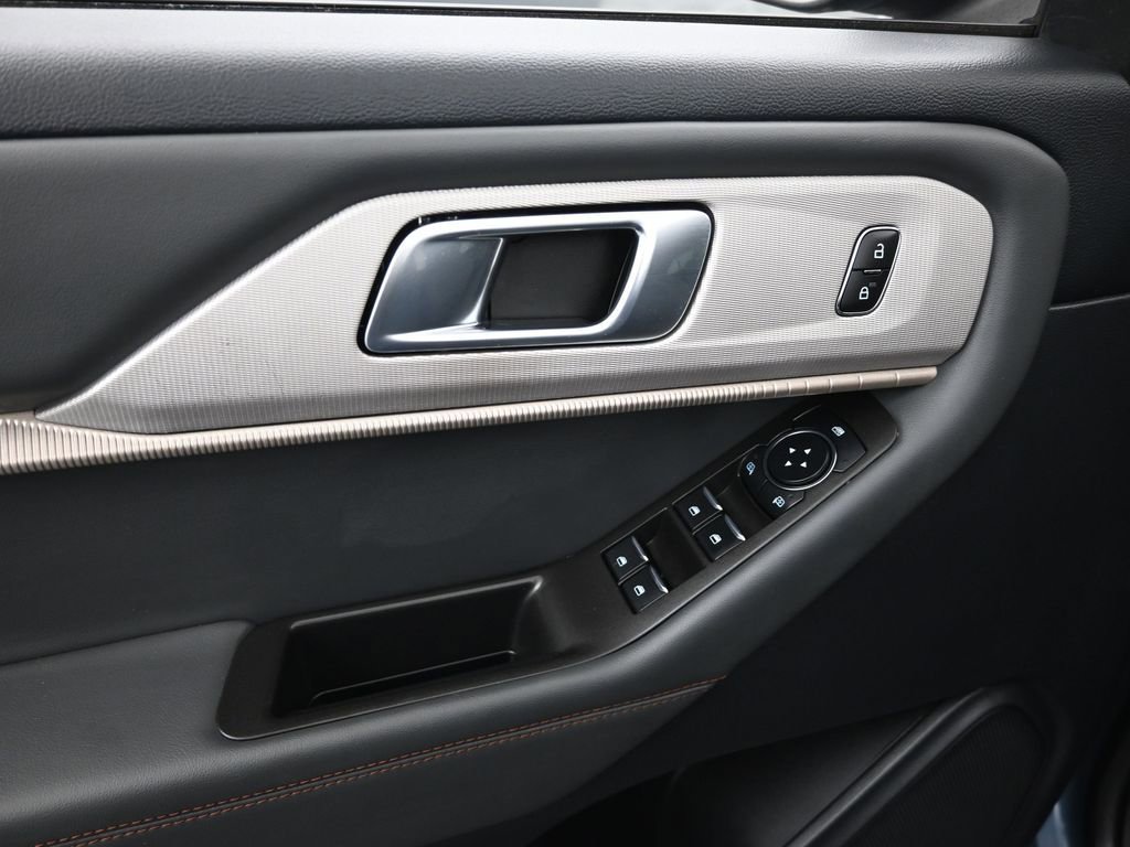 Used 2025 Ford Explorer Active image 11