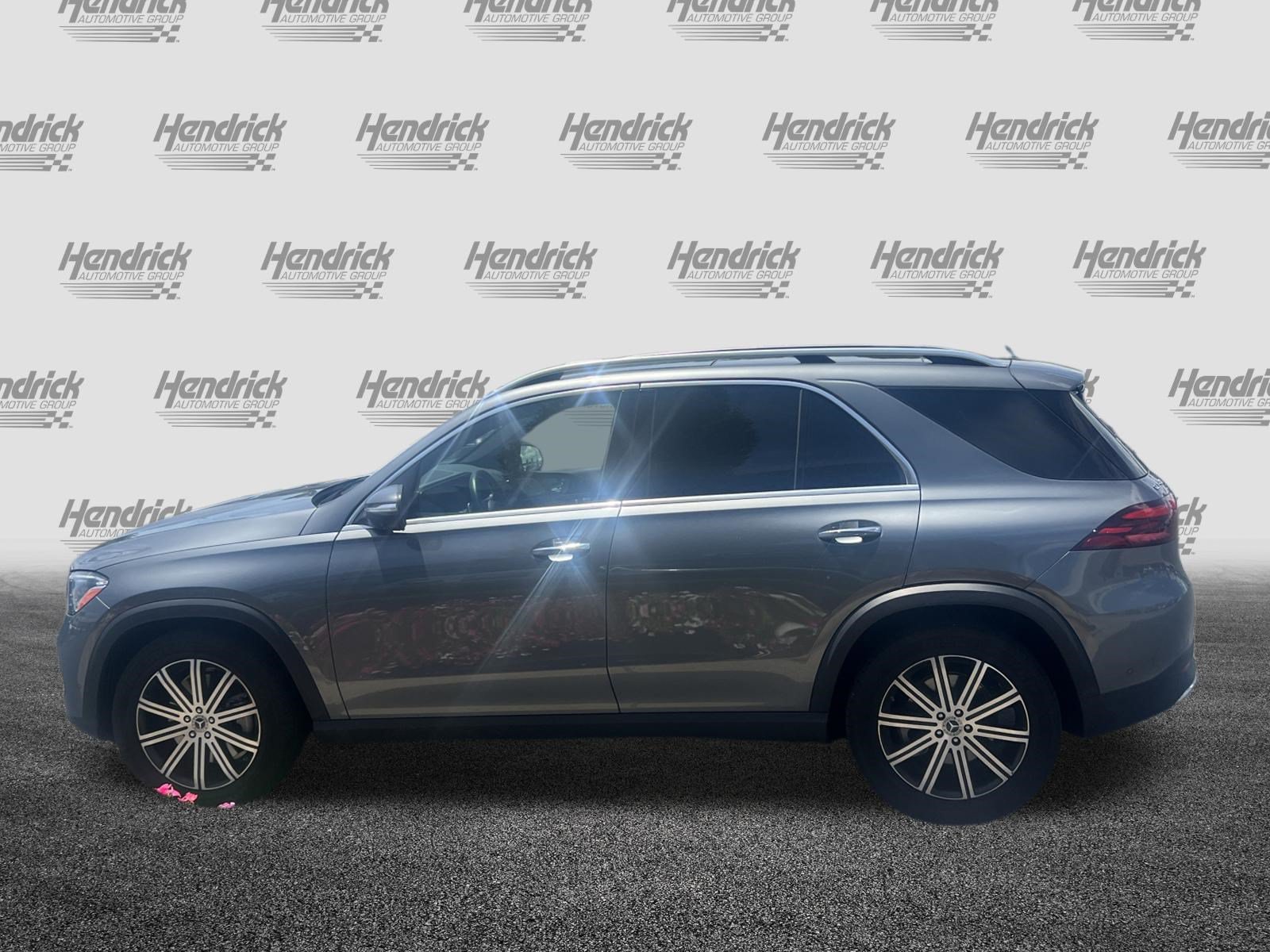 Used 2025 Mercedes-Benz GLE 450 4MATIC w/ Winter Package image 7