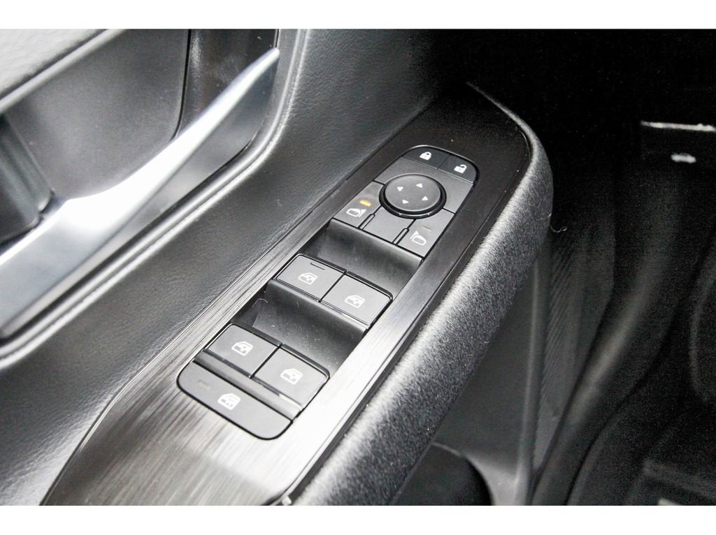 New 2026 Nissan Kicks SV w/ Charging Package FWD image 16