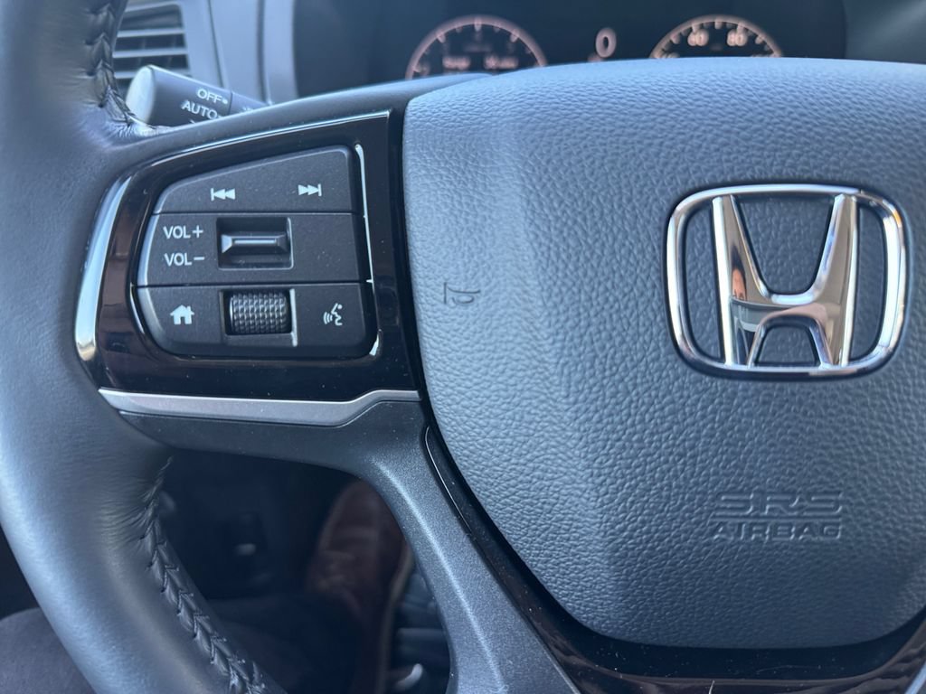 Used 2025 Honda Odyssey Touring image 29