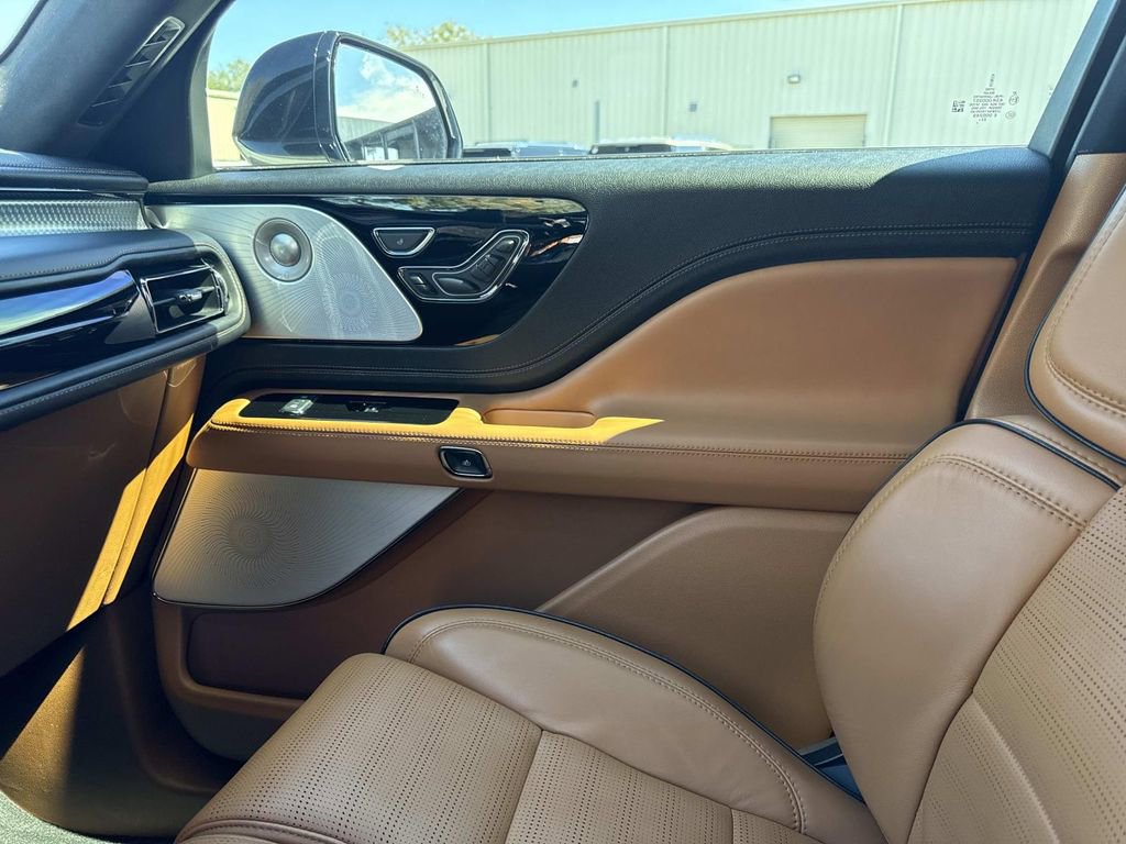 Certified 2024 Lincoln Aviator Black Label AWD/4WD image 23
