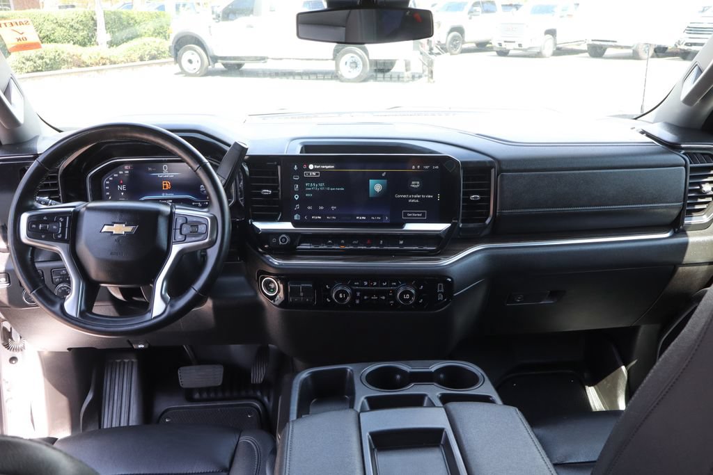 Used 2025 Chevrolet Silverado 1500 LT w/ Leather Package AWD/4WD image 30
