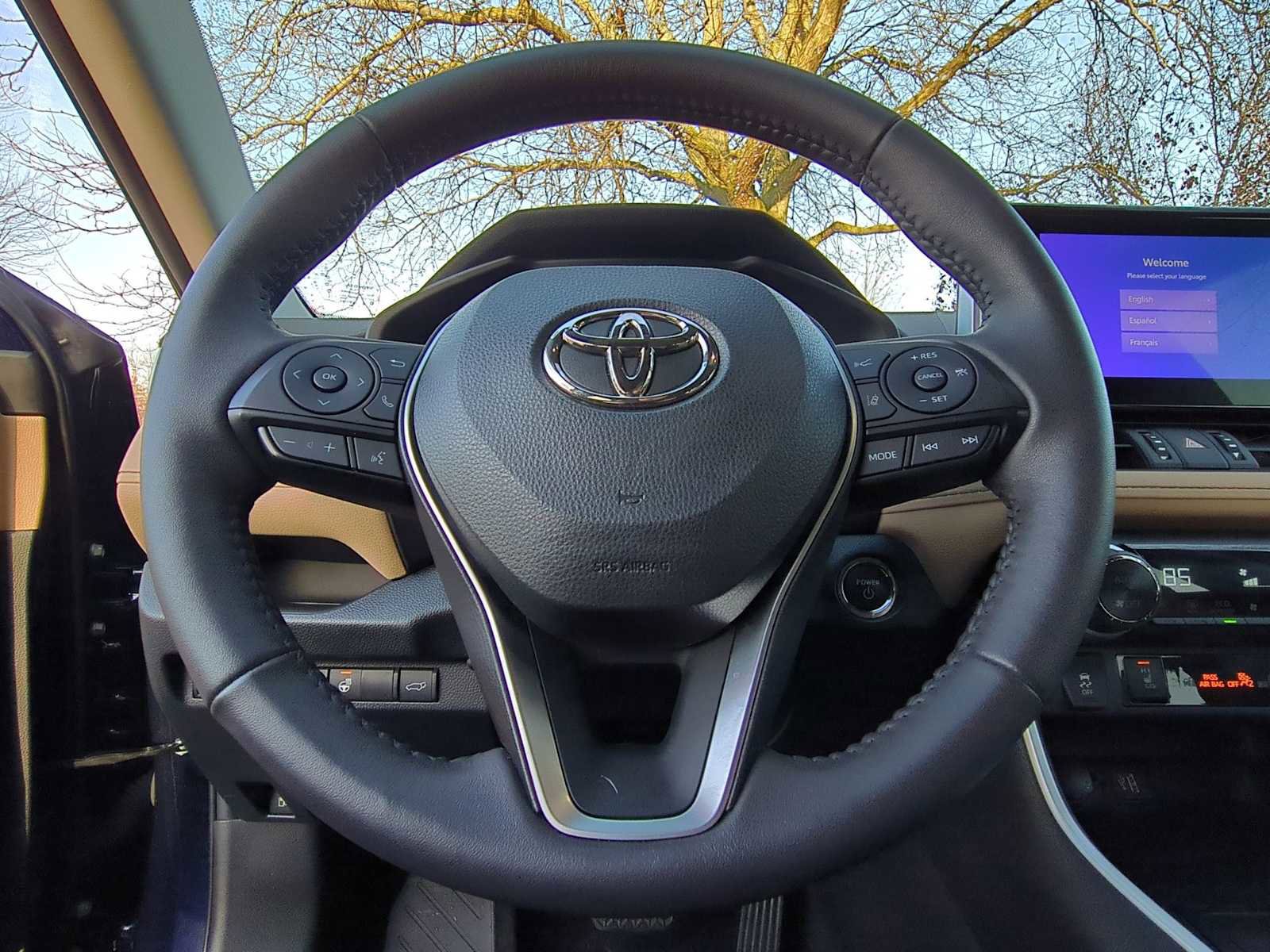 Used 2023 Toyota RAV4 XLE Premium image 25