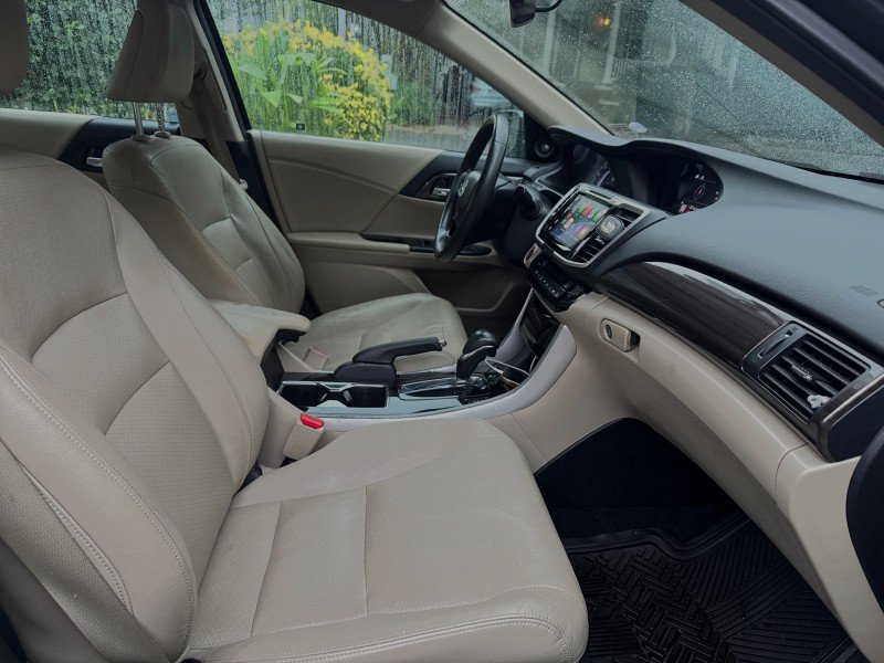 Used 2017 Honda Accord EX-L image 27