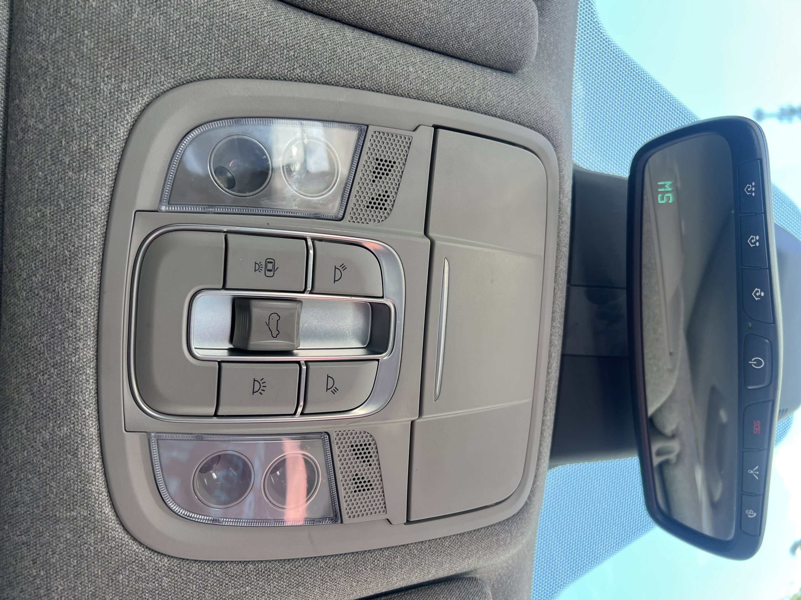 Used 2019 Hyundai Santa Fe Limited AWD/4WD image 19