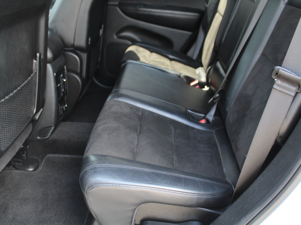 Used 2019 Jeep Grand Cherokee Altitude AWD/4WD image 10
