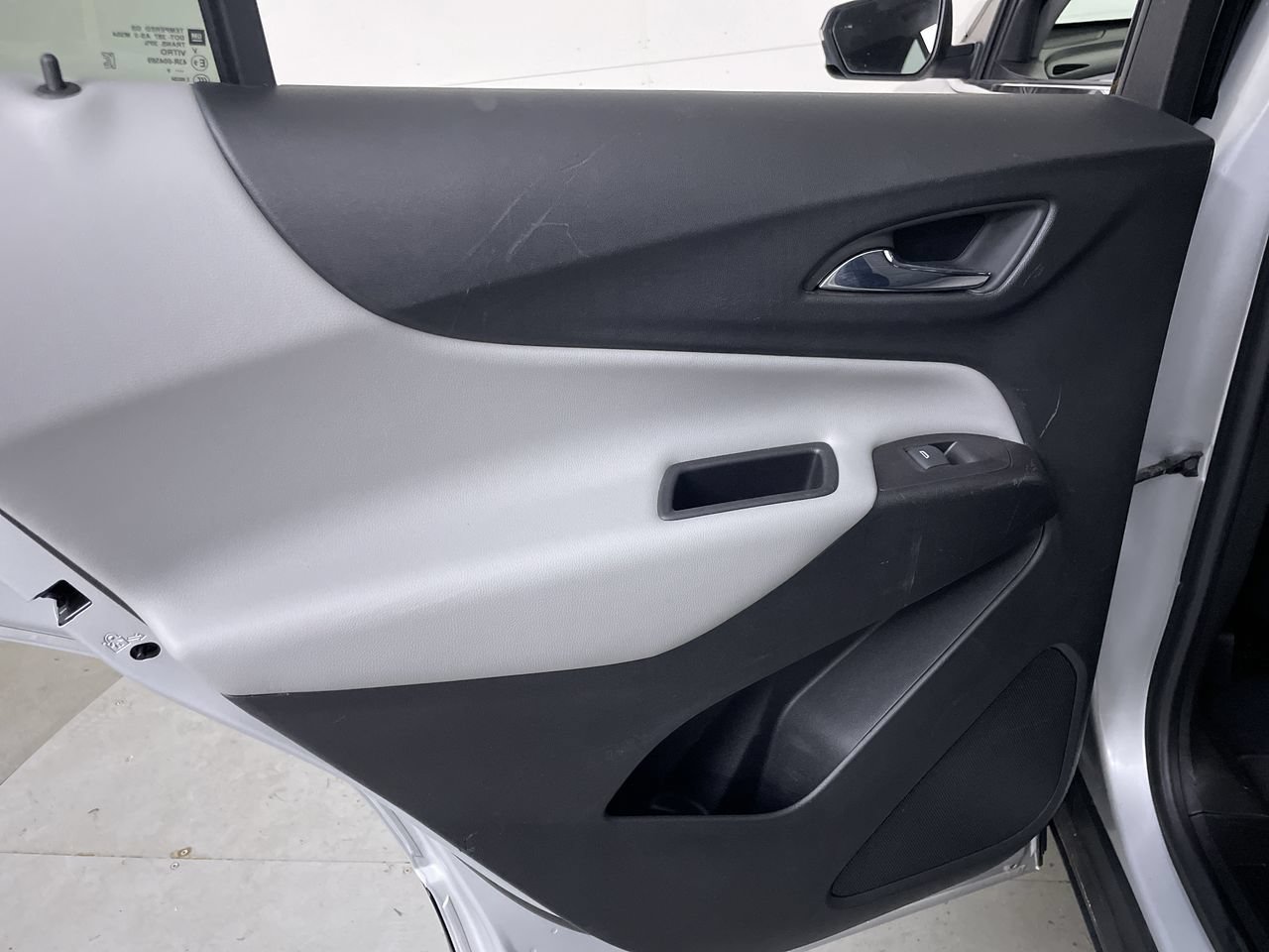 Used 2019 Chevrolet Equinox LT AWD/4WD image 18