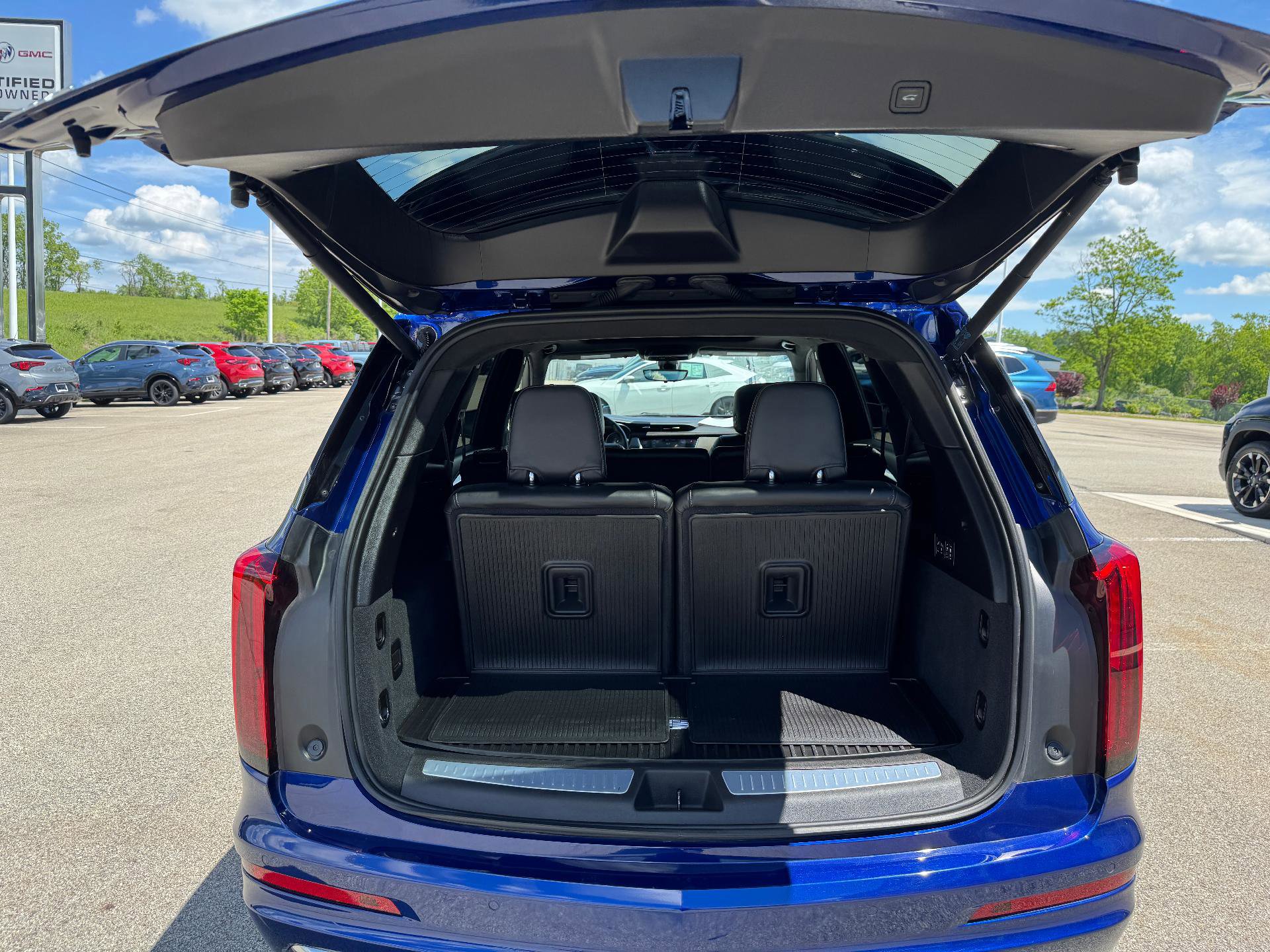 Used 2025 Cadillac XT6 Premium Luxury w/ Platinum Package image 11