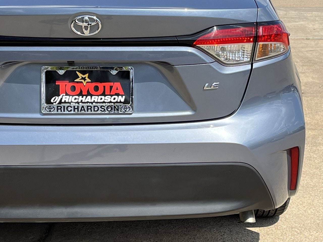 Used 2025 Toyota Corolla LE FWD image 6
