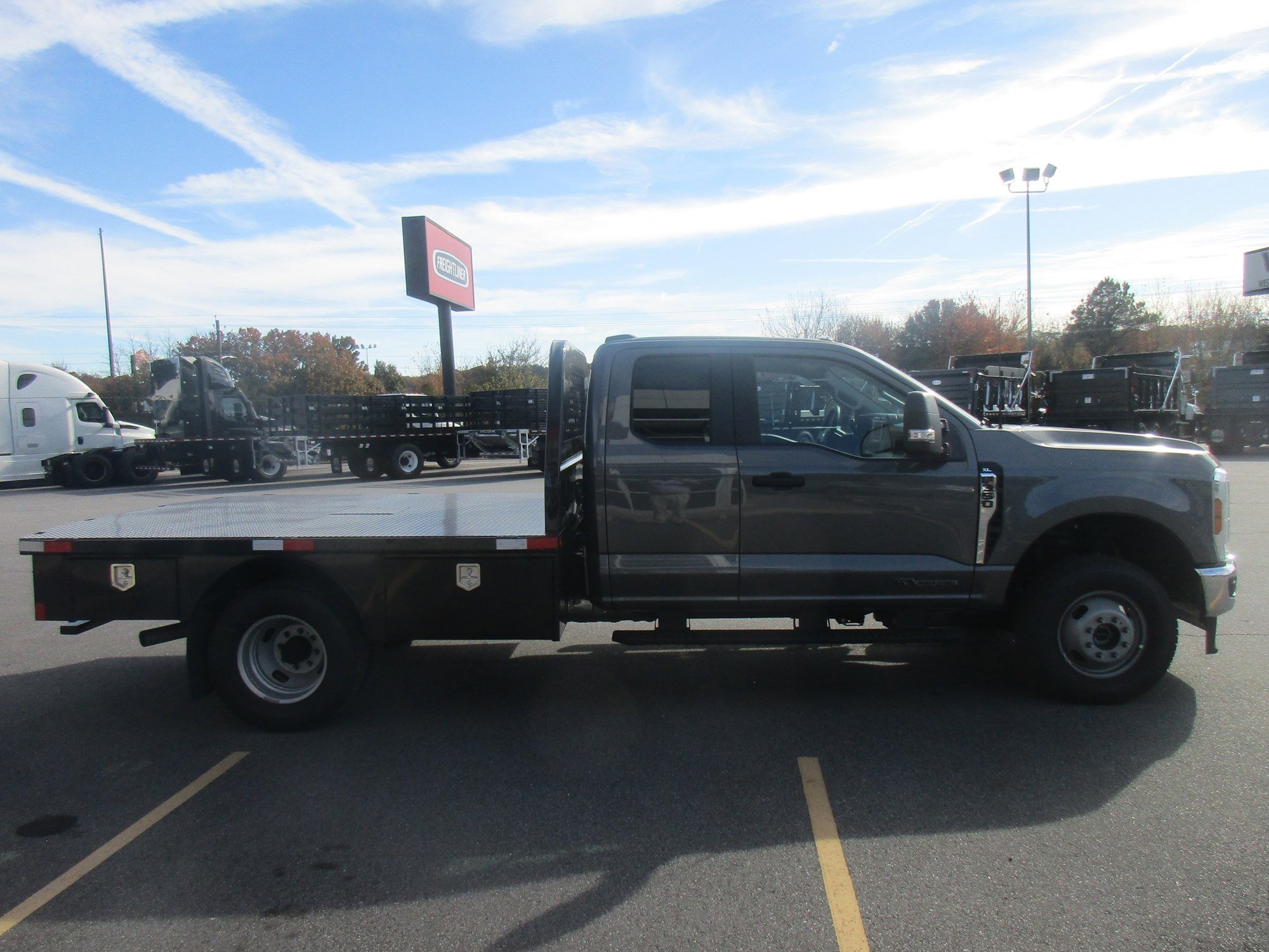 New 2026 Ford F350 XL w/ XL Chrome Package AWD/4WD image 4
