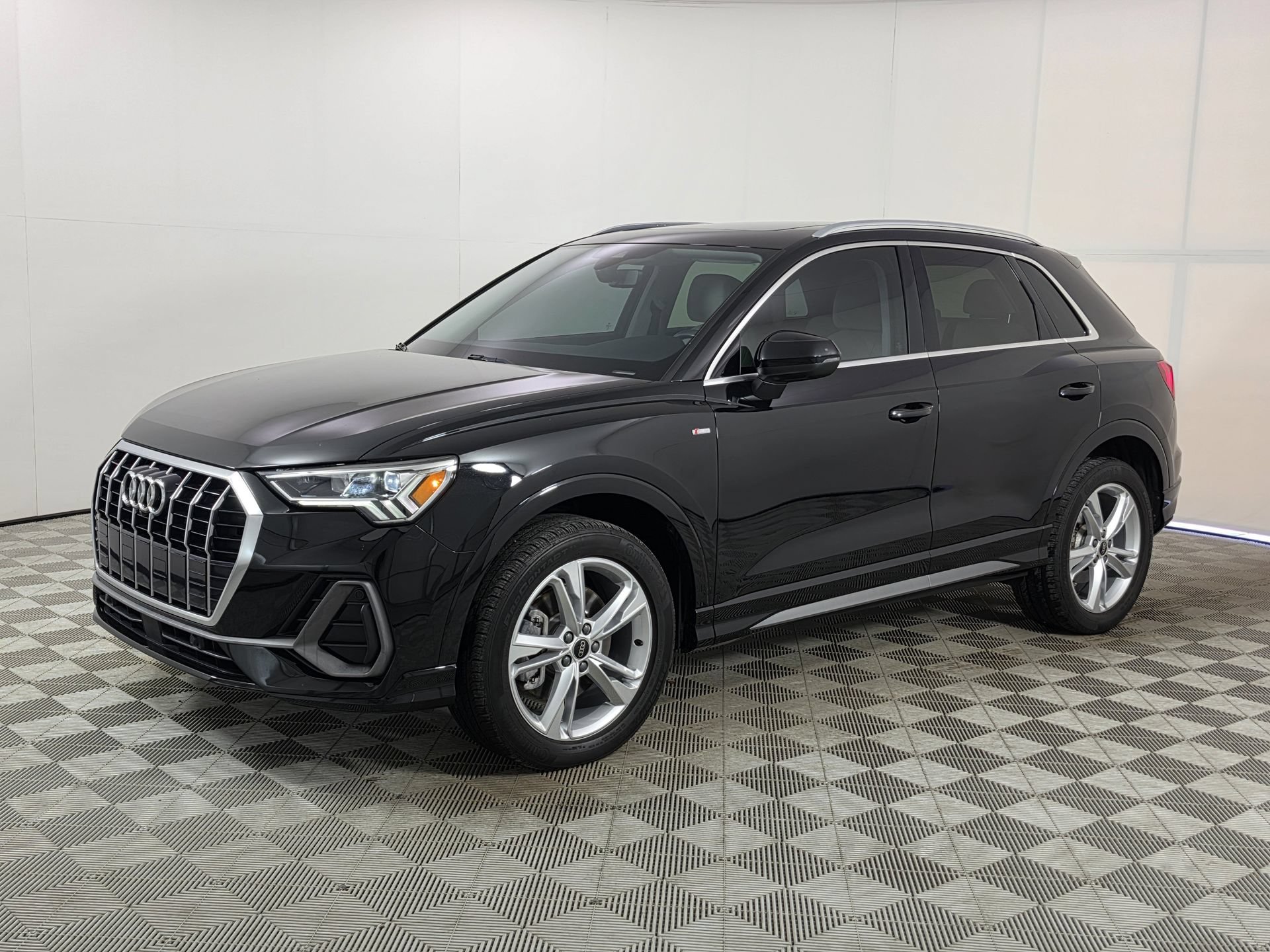 Certified 2024 Audi Q3 2.0T Premium Plus AWD/4WD image 39