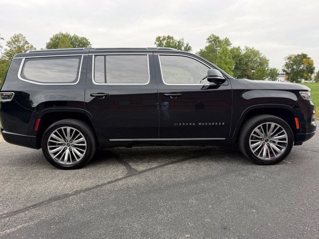 Used 2023 Jeep Grand Wagoneer Series III AWD/4WD image 3