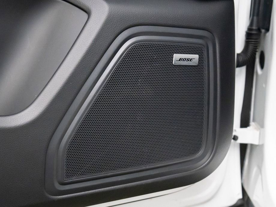 Certified 2025 Porsche Macan image 15