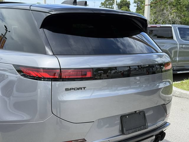 Used 2025 Land Rover Range Rover Sport Dynamic SE AWD/4WD image 11
