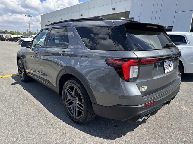 Used 2025 Ford Explorer ST image 7