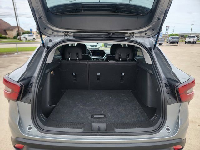 Used 2026 Chevrolet Trax LT FWD image 24