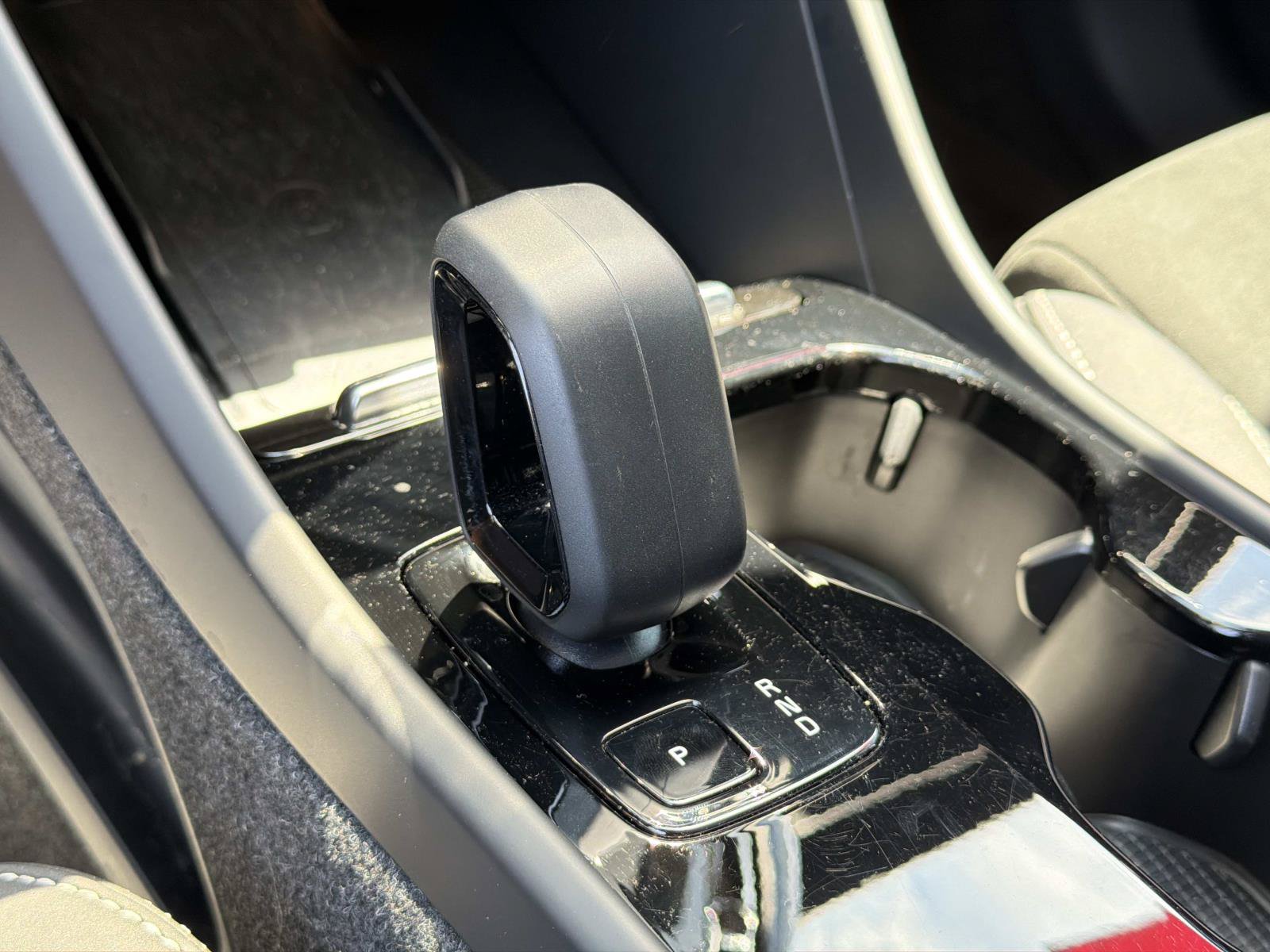 Certified 2023 Volvo C40 P8 Recharge Ultimate w/ Protection Package Premier AWD/4WD image 14
