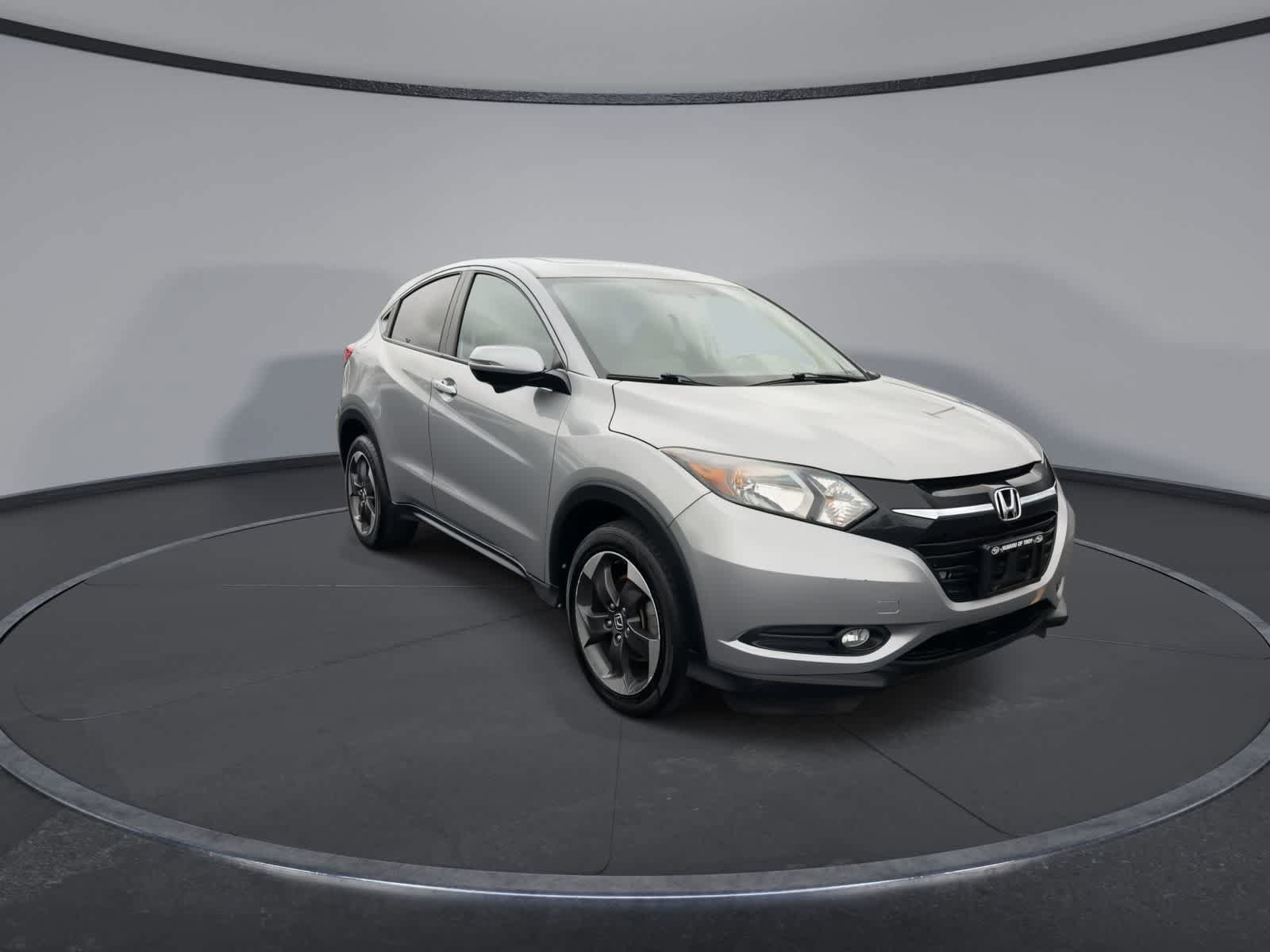 Used 2018 Honda HR-V EX image 2