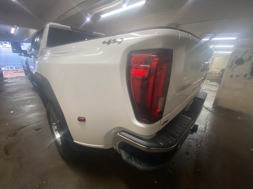 Used 2023 GMC Sierra 3500 SLT w/ SLT Premium Package AWD/4WD image 8