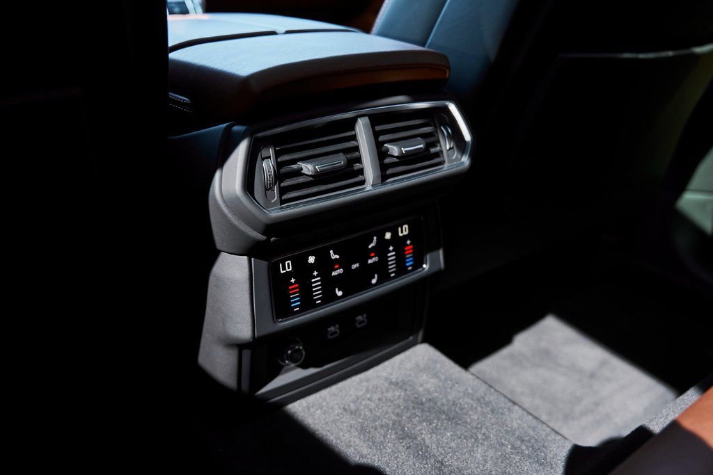 Used 2023 Lamborghini Urus S image 52